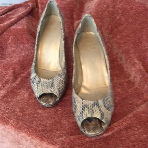 Size 11,  Peep-toe platform pumps,